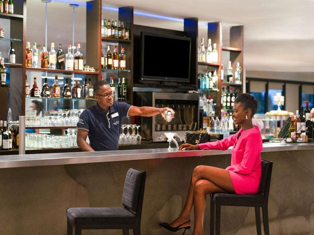 Novotel Abidjan Plateau Ресторан фото
